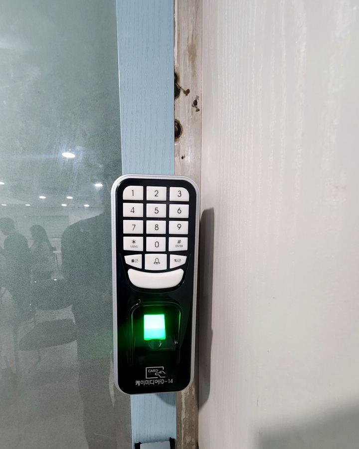 소사동 자동문번호키설치 현장