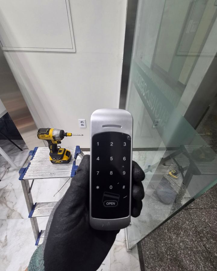 문학동 자동문번호키설치 현장 점검