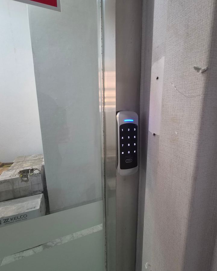 불로동 자동문 번호키 설치 모습